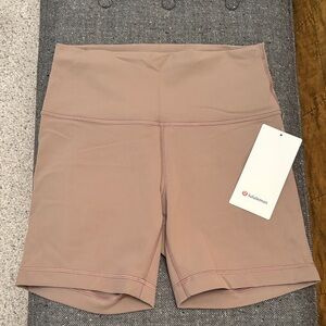 NEW - lululemon Wunder Train HR Short 6” (Size 8)